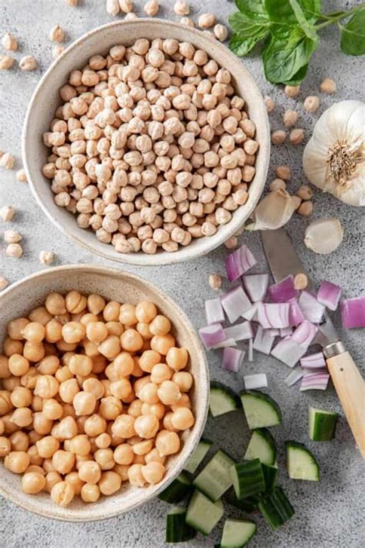 Are chickpeas white beans