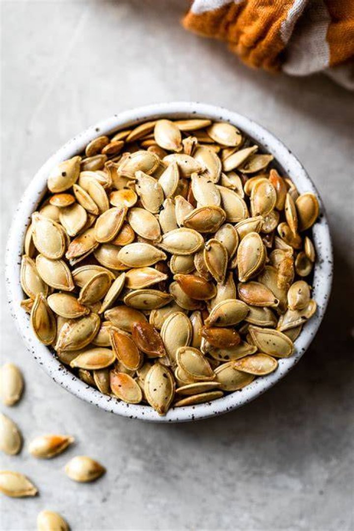Can I eat 100 grams of pumpkin seeds?