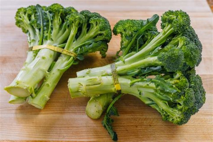 Can you eat stem of broccoli