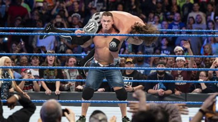 Does WWE 13 have story mode?