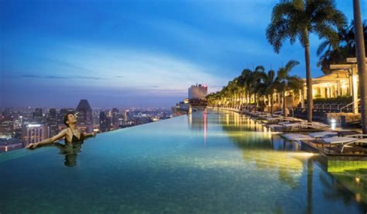 How deep is the infinity pool in Singapore