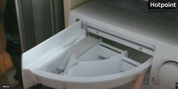 How do I fix my Hotpoint washing machine F01?