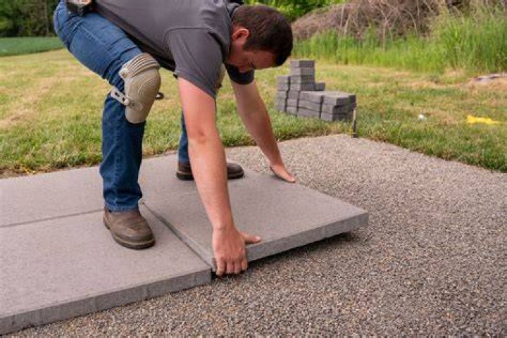 How do you cut paving tiles