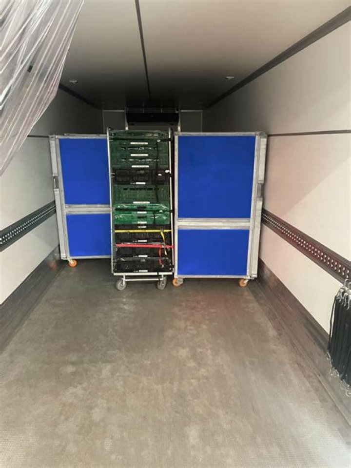 How do you transport ice cream in a cooler