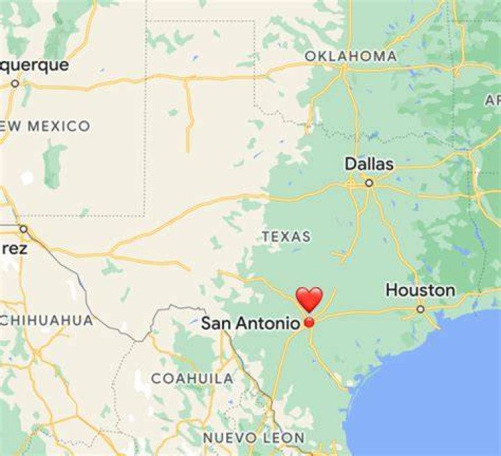 How far is San Antonio Texas from Mexico
