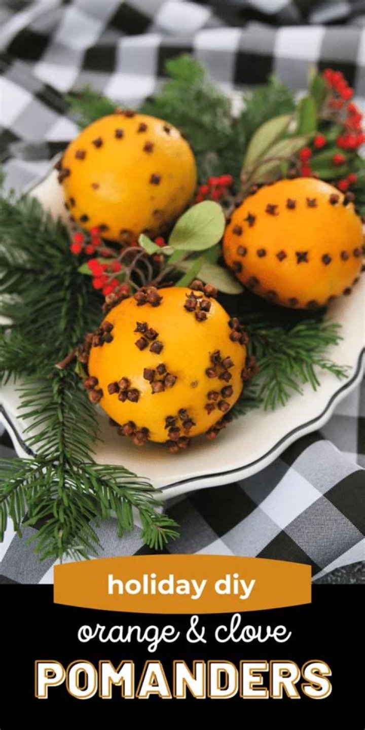 How long do orange clove pomanders last