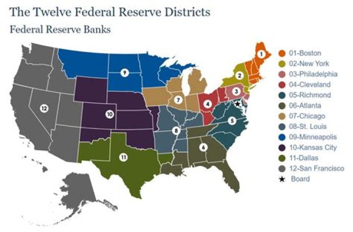How many Federal Reserve regional banks are there