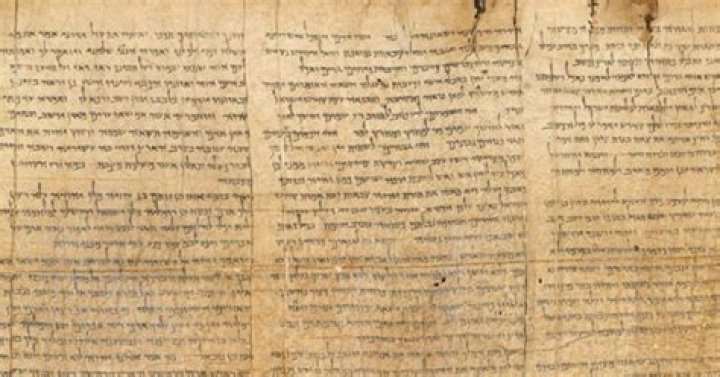 How many Old Testament manuscripts exist