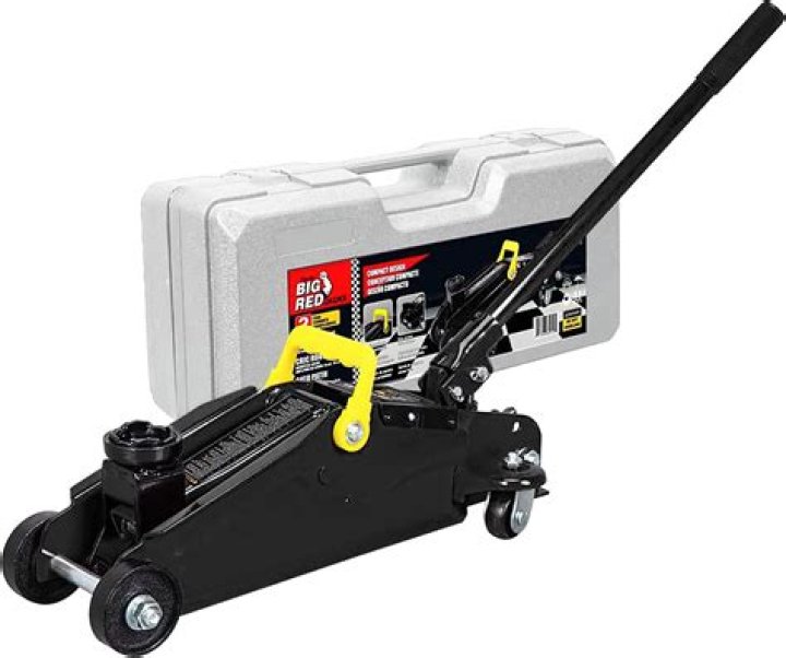 How much can a 2 1/4 ton jack lift
