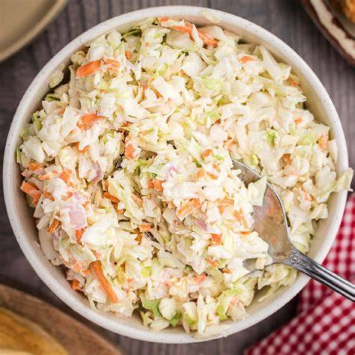 How much coleslaw do I need for 50 people?