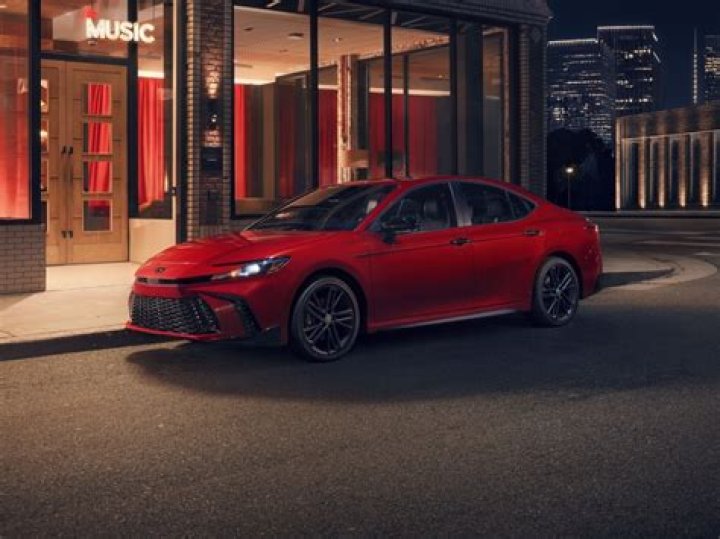 How much horsepower does a 2016 Camry LE have?