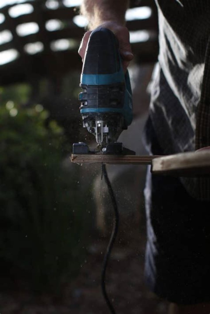 How thick of wood can jigsaw cut