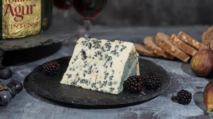 Is Saint Agur Gorgonzola