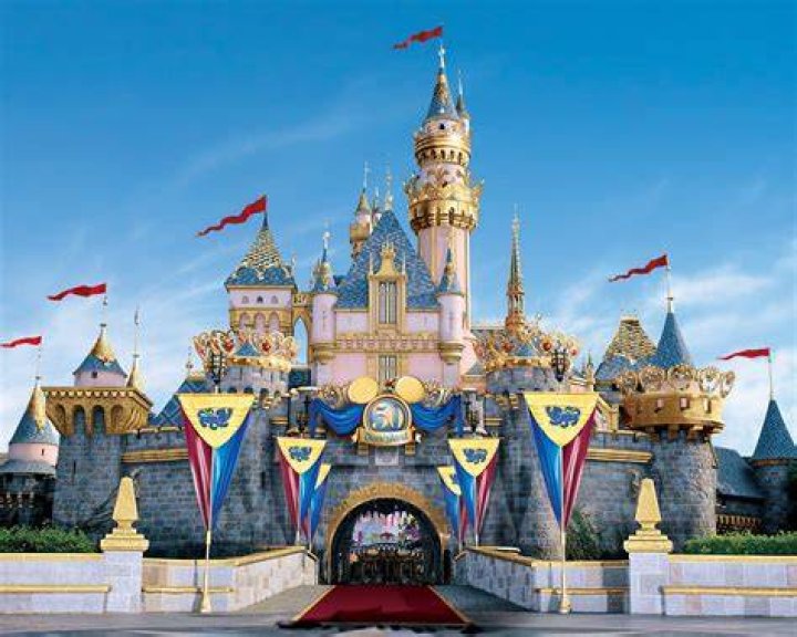 Is there a Disneyland in Philippines?