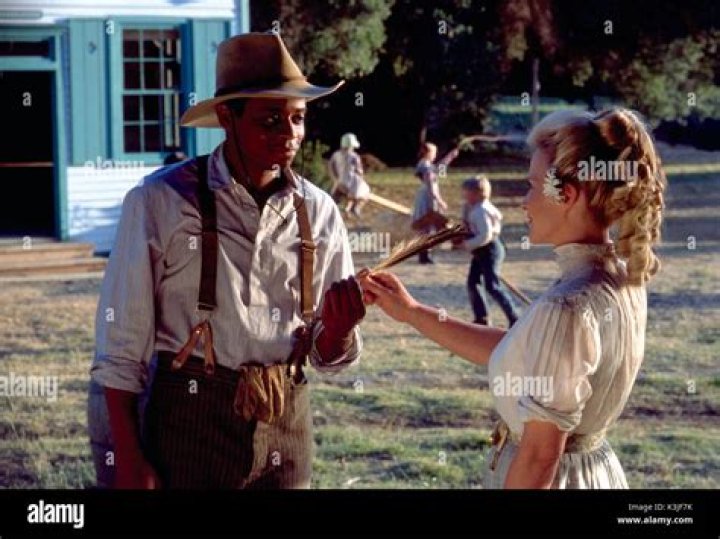 What happened between Kate and Sam in holes?