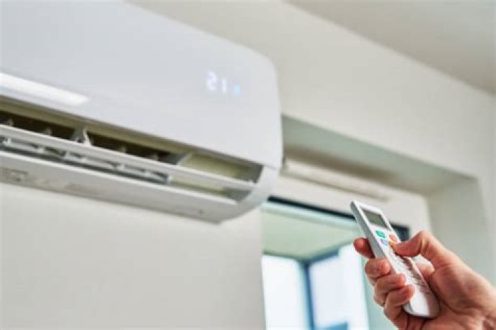 What is dry mode on an air conditioner