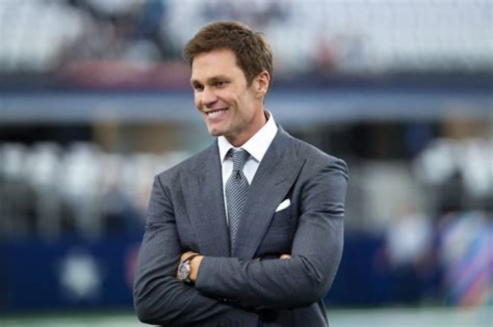 What is Tom Bradys salary for 2017