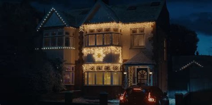 What makes Christmas lights twinkle