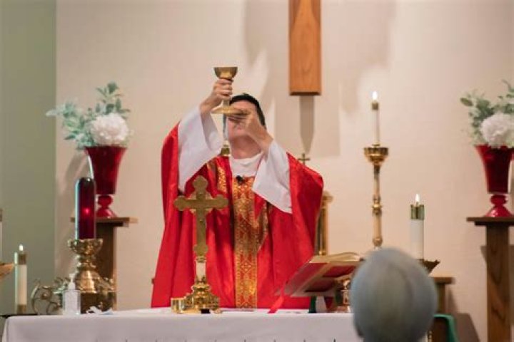 What were the 5 songs used in the Roman Catholic church service?