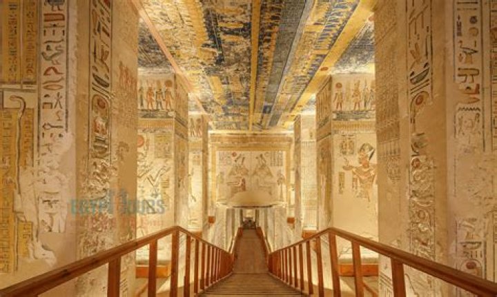 Where are the tombs in Egypt