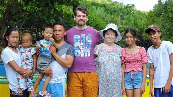 Where can I meet foreigners in the Philippines?