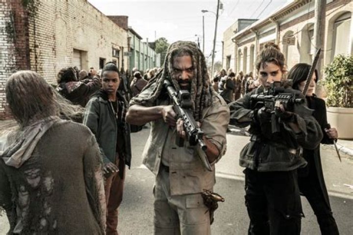 Who dies in The Walking Dead Season 2 Finale?