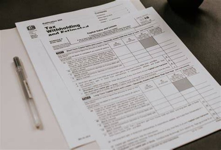 Who issues tax card Luxembourg?