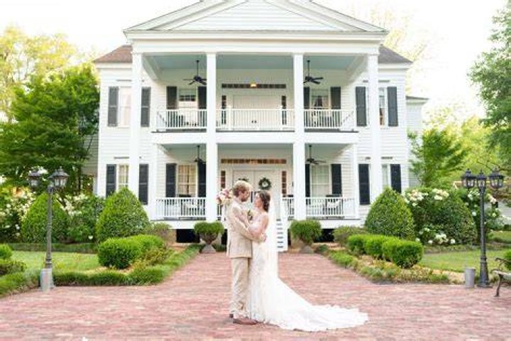 Who owns tanglewood plantation?
