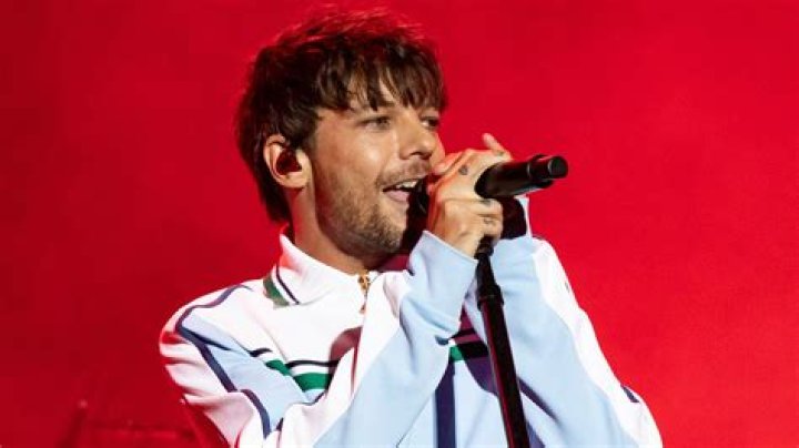 Why is 28 a special number for Louis Tomlinson?