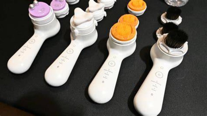 Why was Clarisonic Mia discontinued?